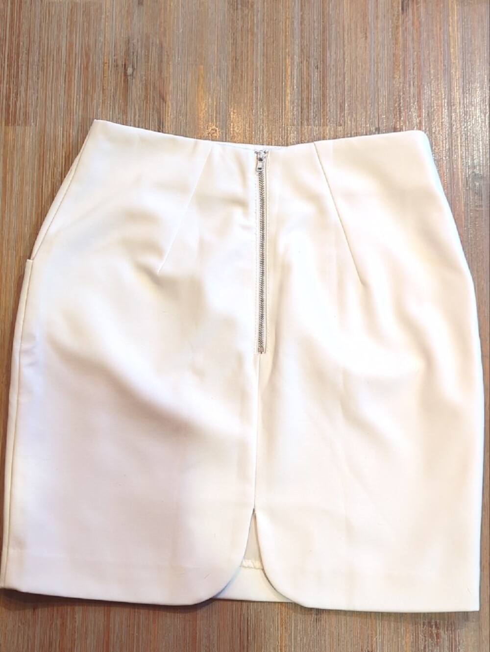 H&M Cream Straight Mini Skirt - Picture 2 of 3
